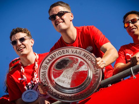 Eindhoven viert titel met kampioensketting